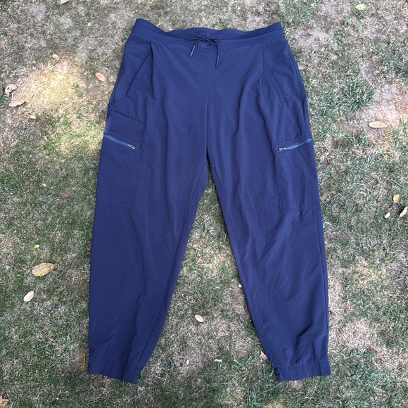 Athleta "Venture" 7 pocket drawstring pants - size 14 - Picture 1 of 9